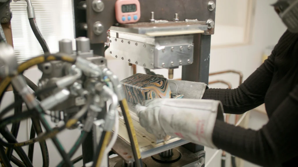Compression molding equipment